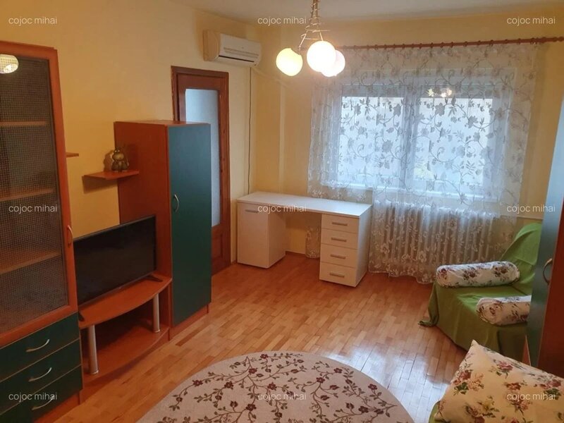 Timpuri Noi garsoniera 35 mp decomnadata.
