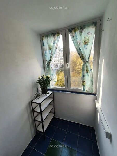 Timpuri Noi garsoniera 35 mp decomnadata.